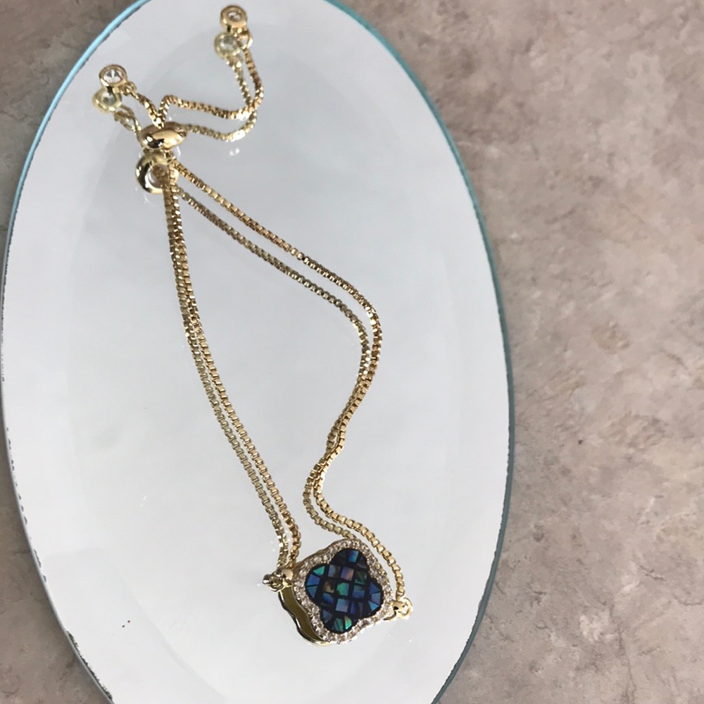 $3 WHEN YOU SPEND $25 or MORE!
New Fun Yellow Gold Plated Bracelet